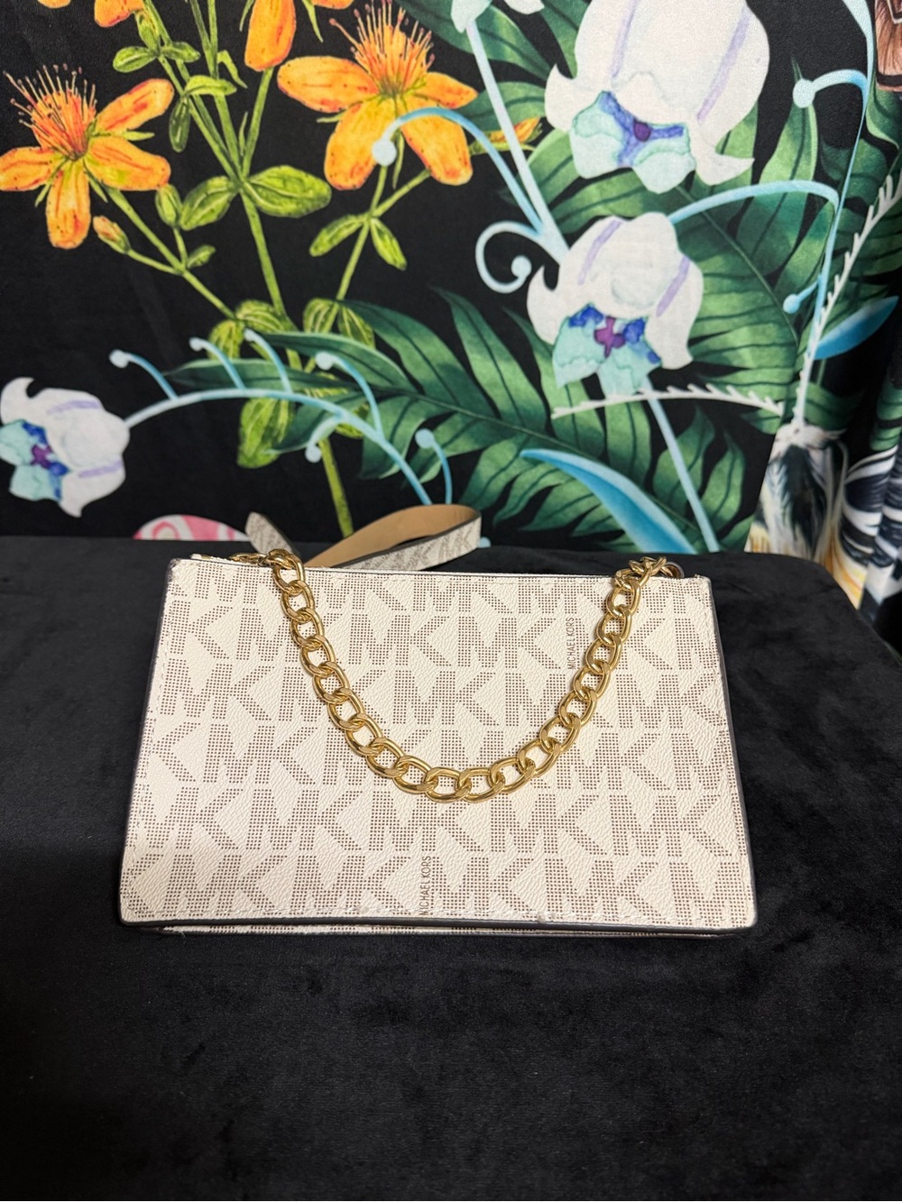 Michael Kors MK Signature Fanny Pack Belt Bag Waist Medium